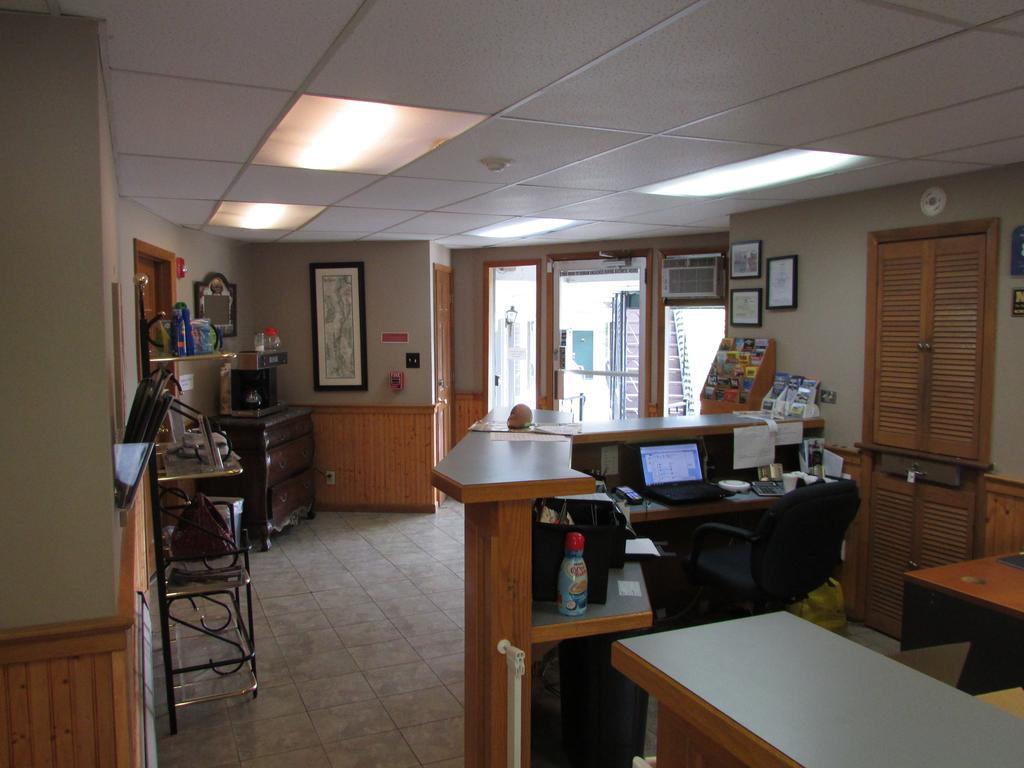 The Lake George Inn Esterno foto