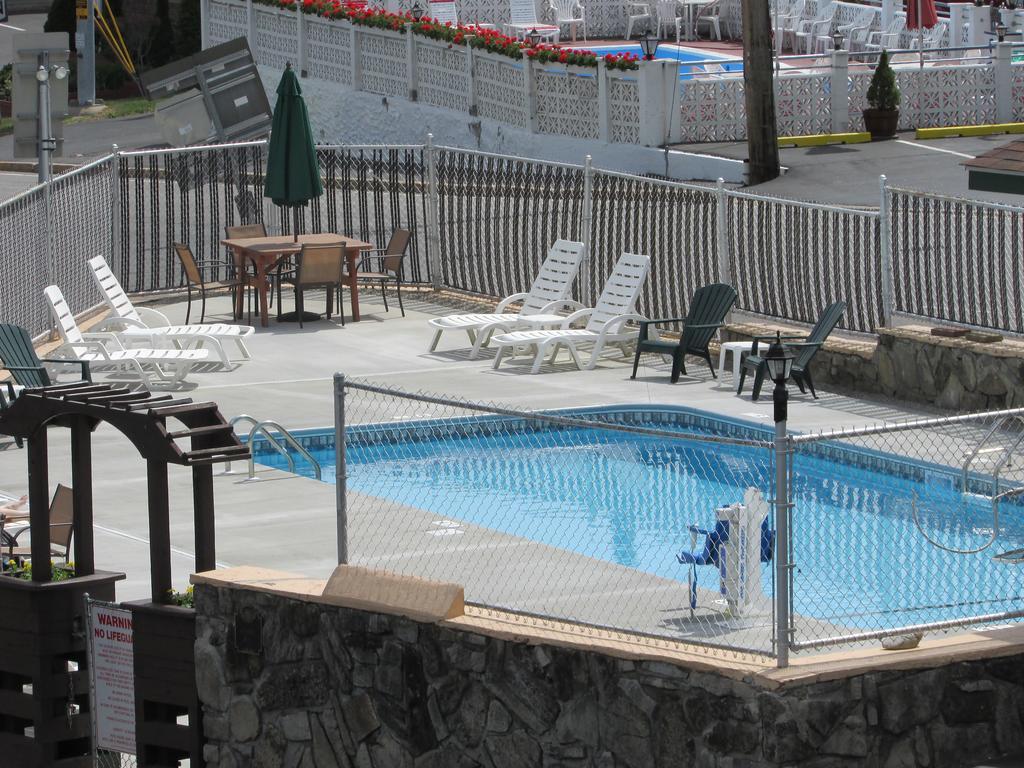 The Lake George Inn Esterno foto