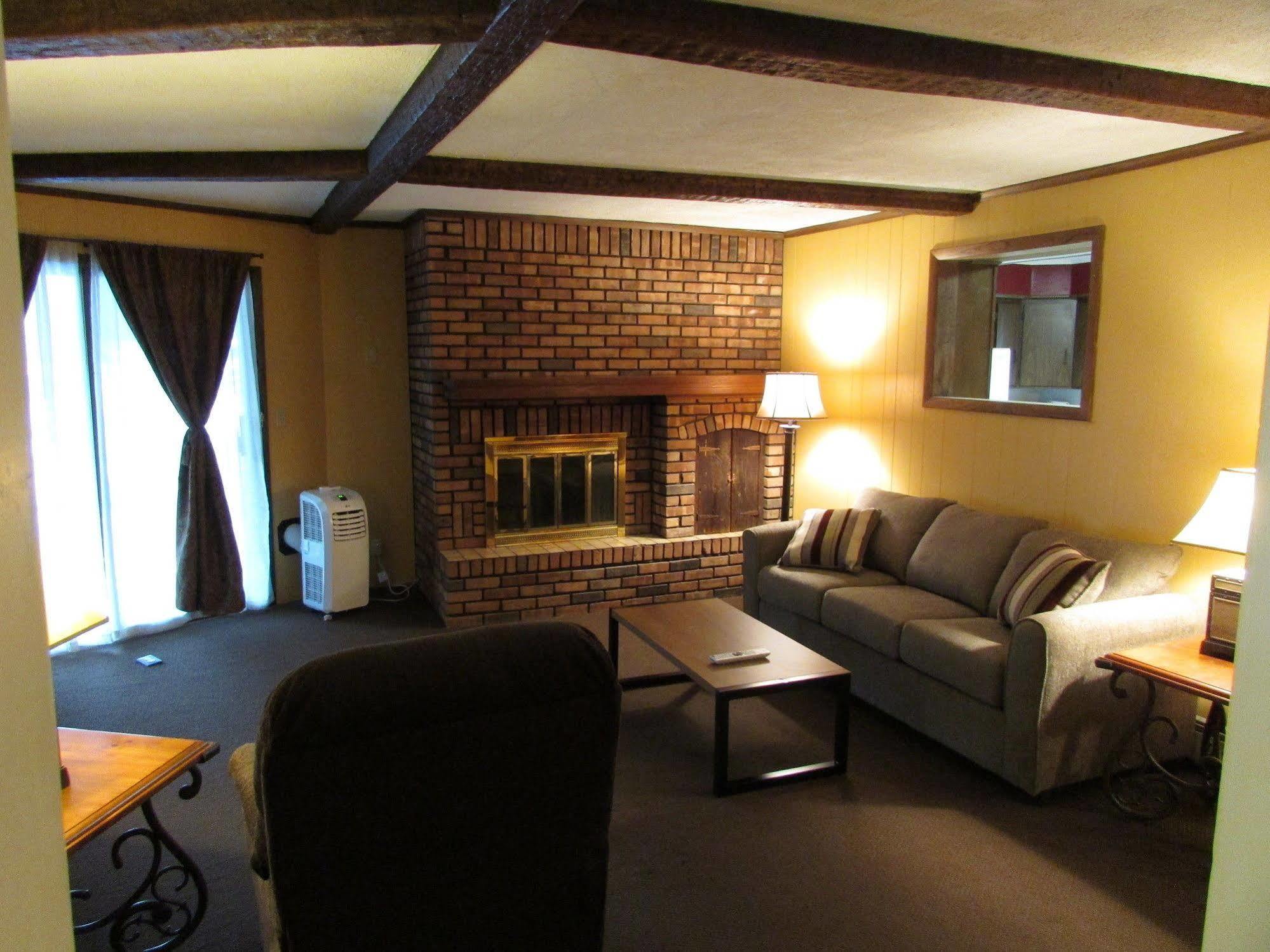 The Lake George Inn Esterno foto