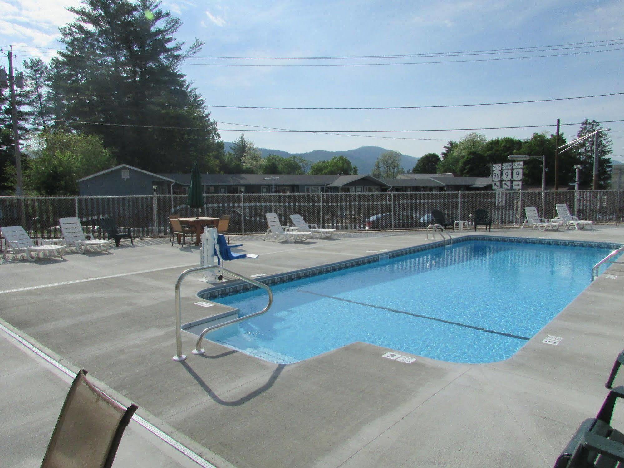 The Lake George Inn Esterno foto