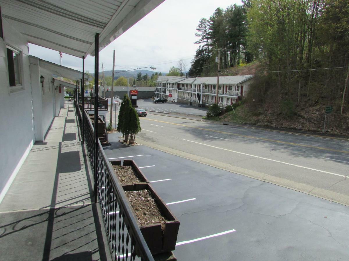The Lake George Inn Esterno foto