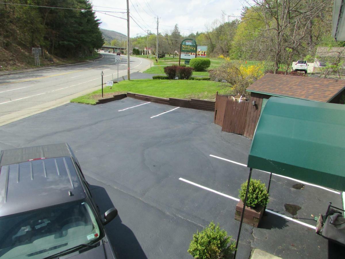 The Lake George Inn Esterno foto